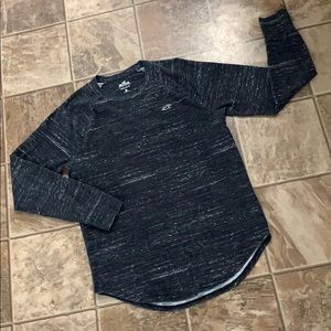 Hollister guys long sleeve tee small curved hem